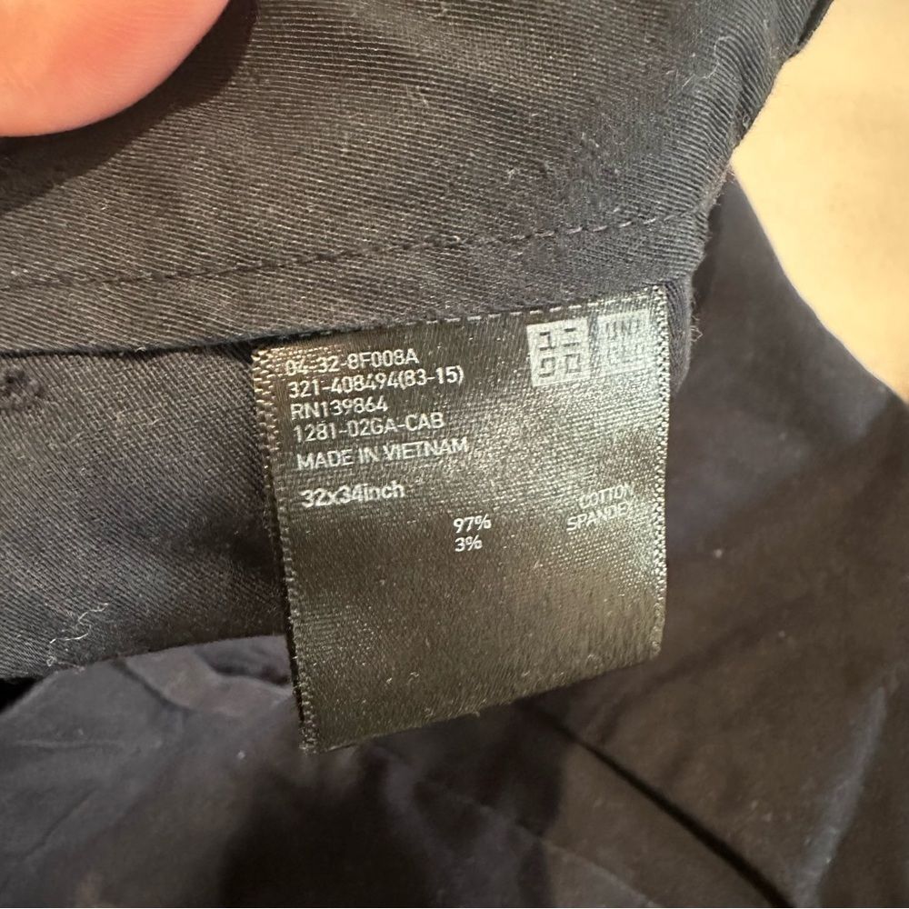 NWOT 32x30L Men’s Uniqlo Navy Blue Classic Slim Straight Fit Chino Style Pants - Picture 3 of 6